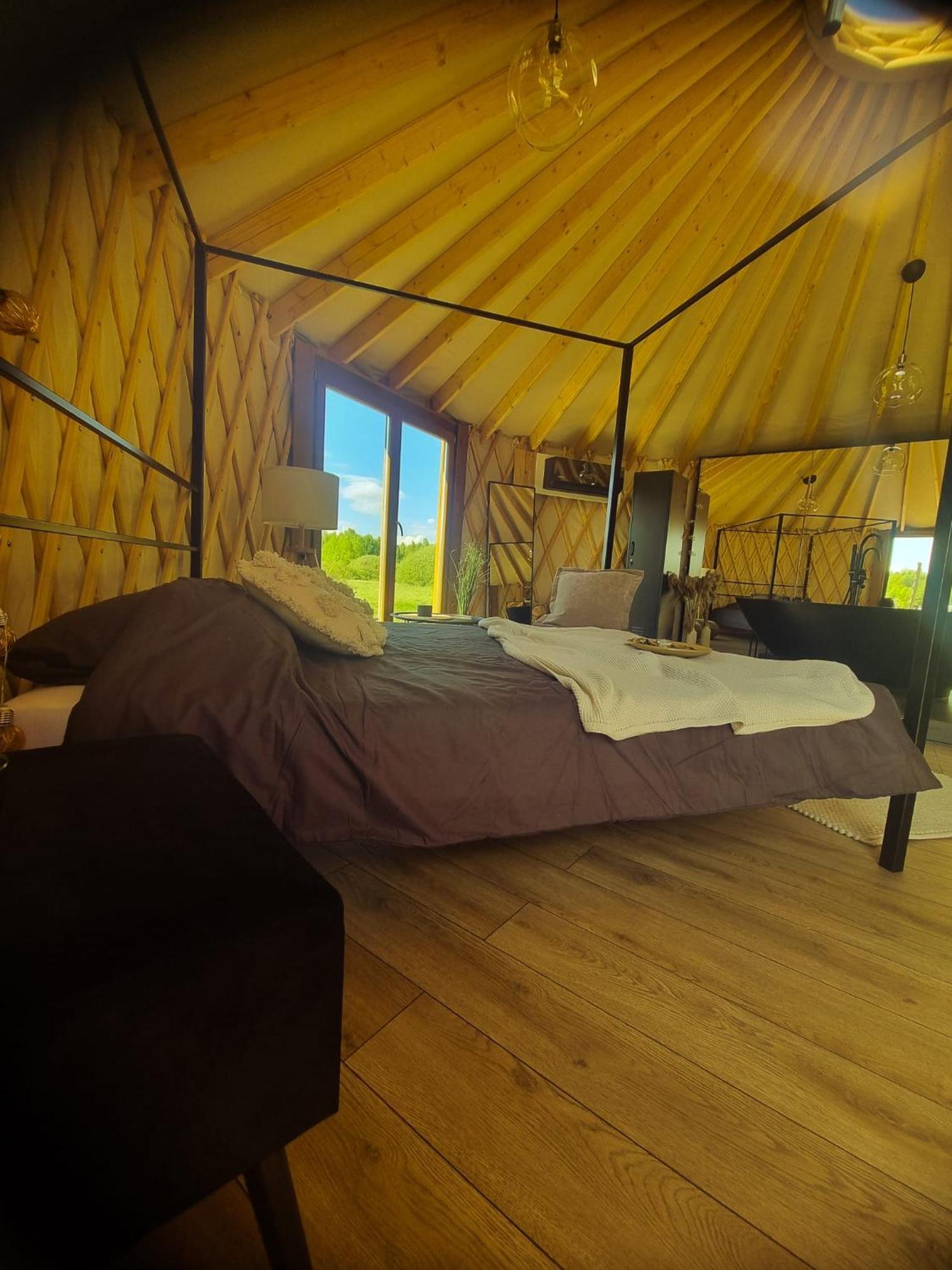 Jurty Glamping Hotel Gostynin Luaran gambar