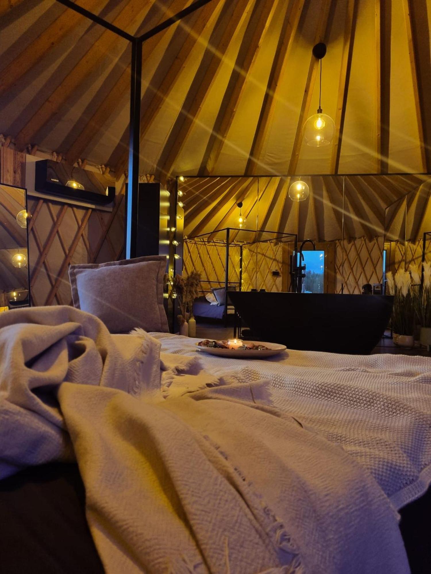 Jurty Glamping Hotel Gostynin Luaran gambar