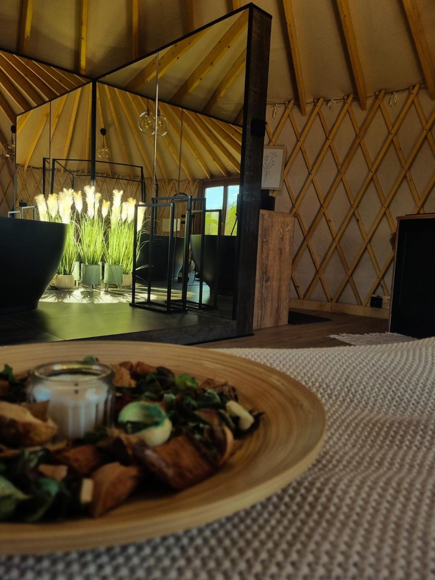 Jurty Glamping Hotel Gostynin Luaran gambar