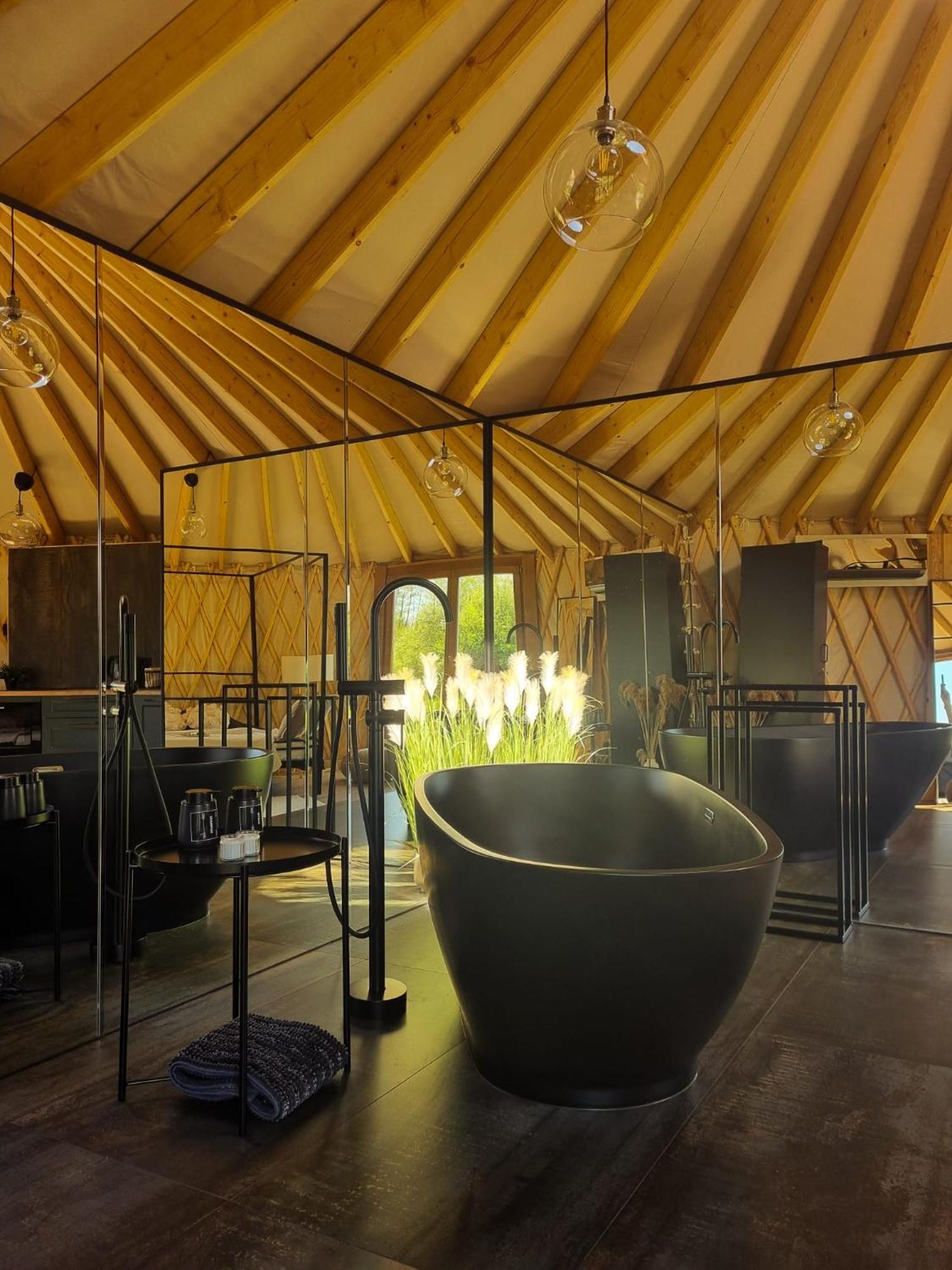 Jurty Glamping Hotel Gostynin Luaran gambar