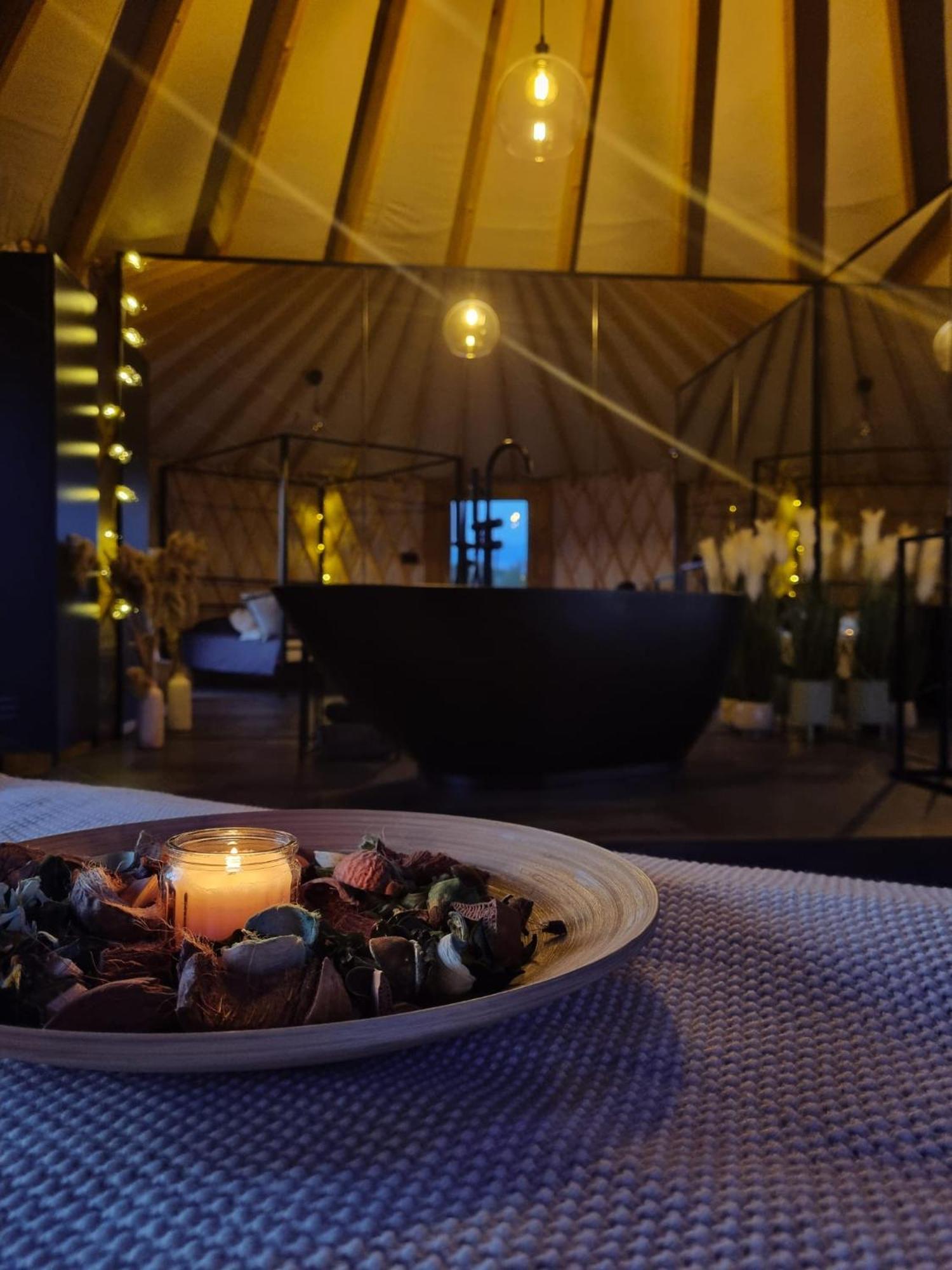 Jurty Glamping Hotel Gostynin Luaran gambar